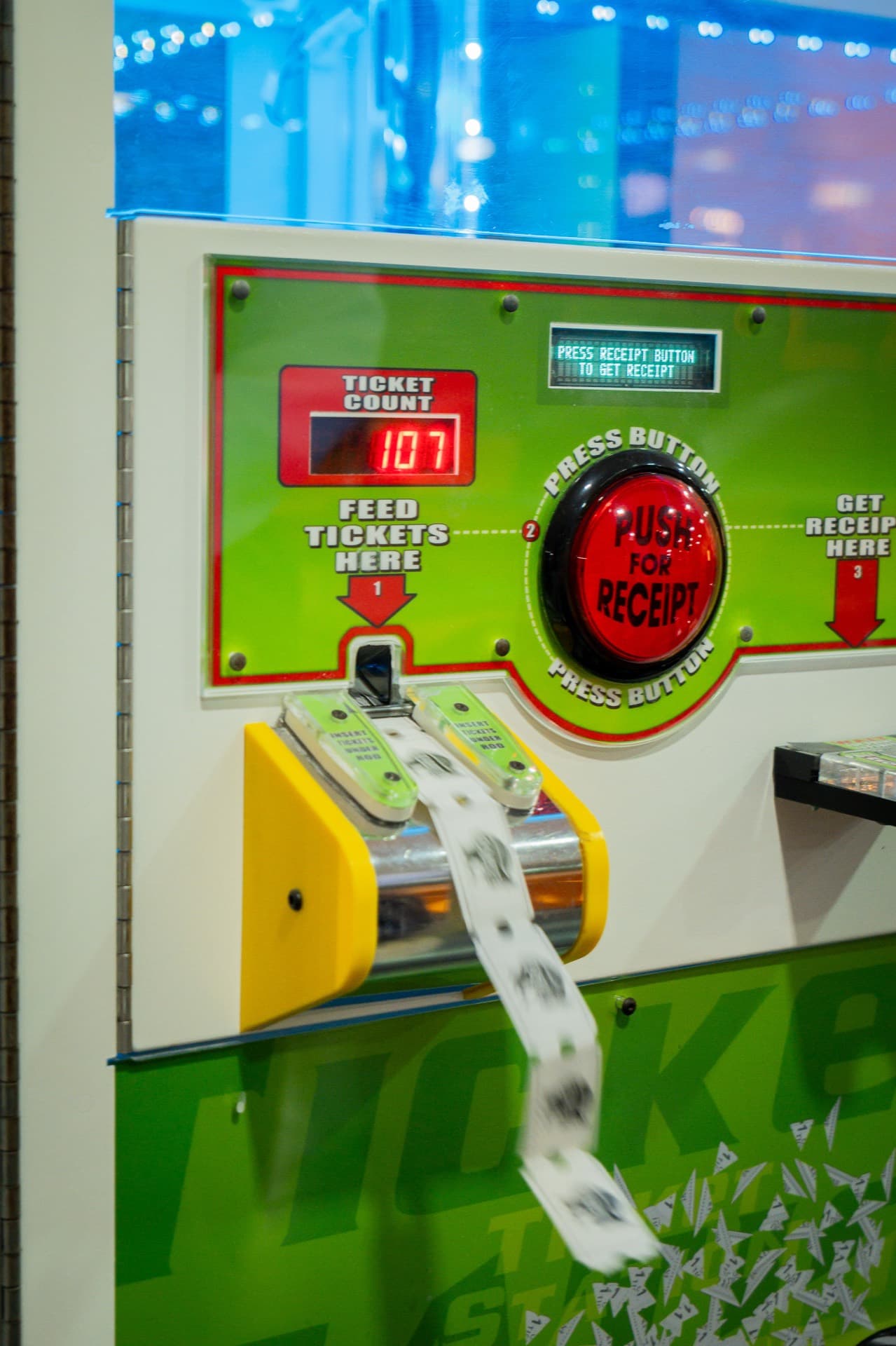 Máquina contadora de tickets en el arcade de Bowling Pleno Zenia — Orihuela Costa