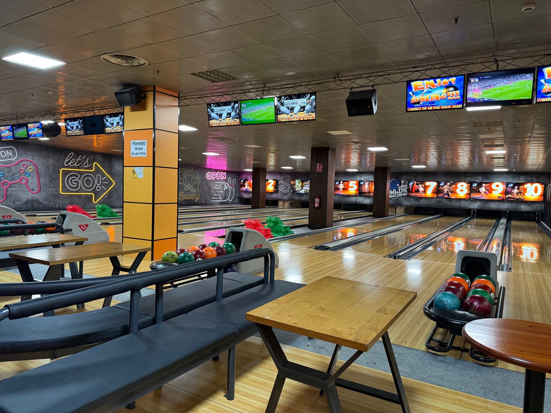 10 pistas de bowling Bowling Pleno Zenia Orihuela Costa Zenia Boulevard