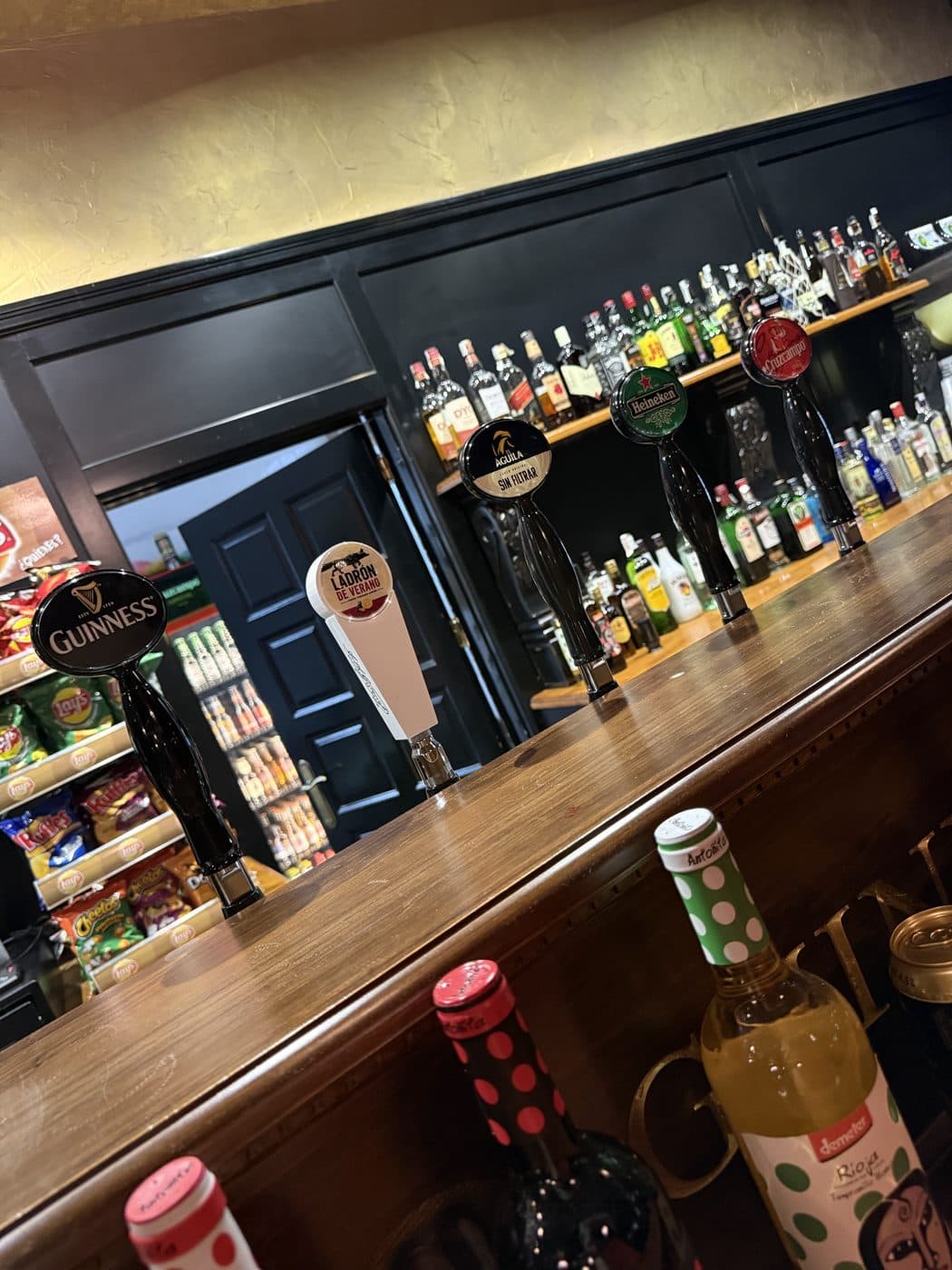 Grifos de cerveza Guinness Heineken Cruzcampo Dublin House Irish Pub Bowling Pleno Zenia Orihuela Costa